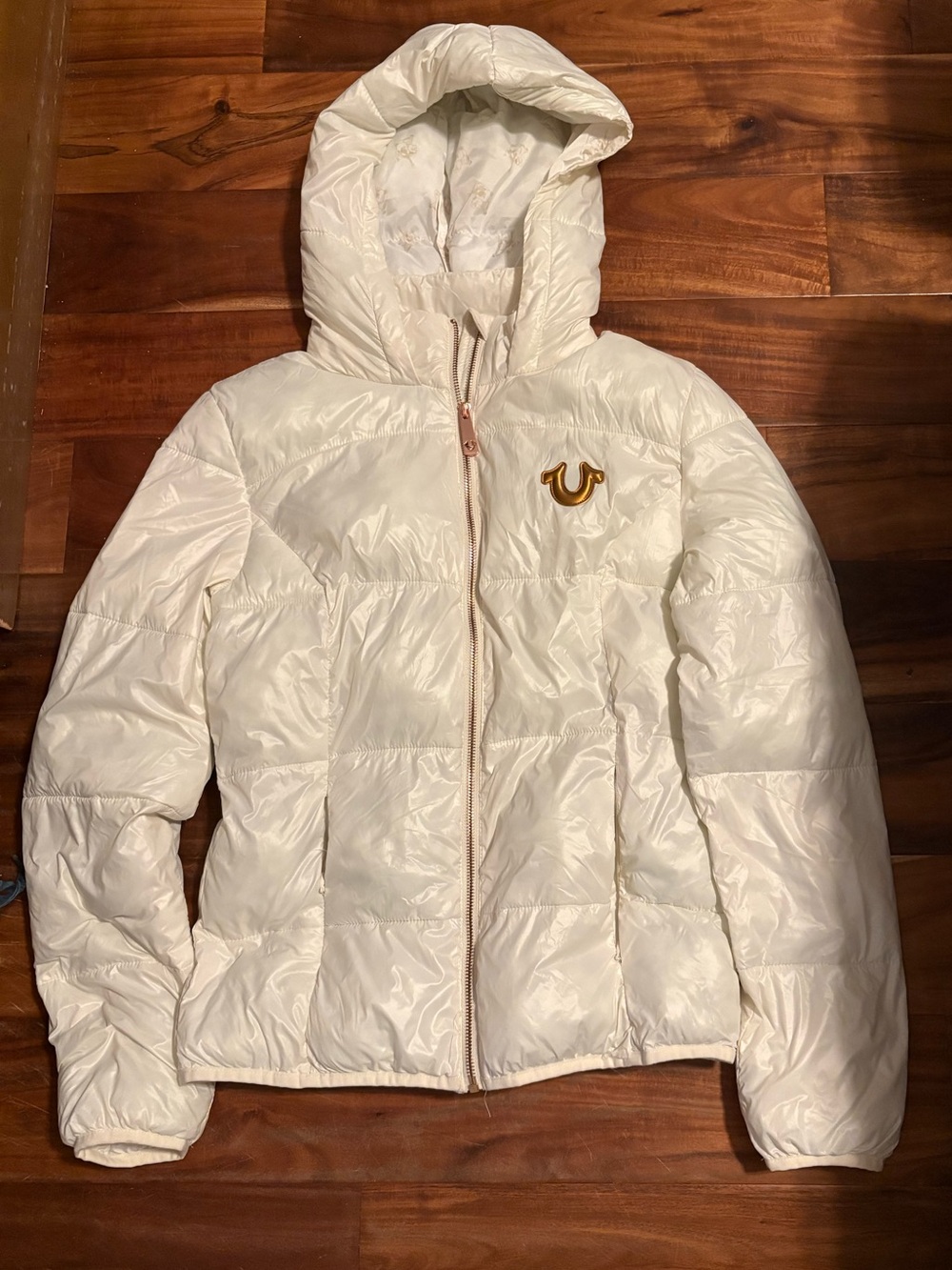 True Religion White cream Hooded Puffer Jacket Women’s Medium Gold Logo Coat